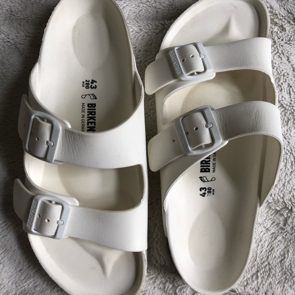 WHITE BIRKENSTOCK